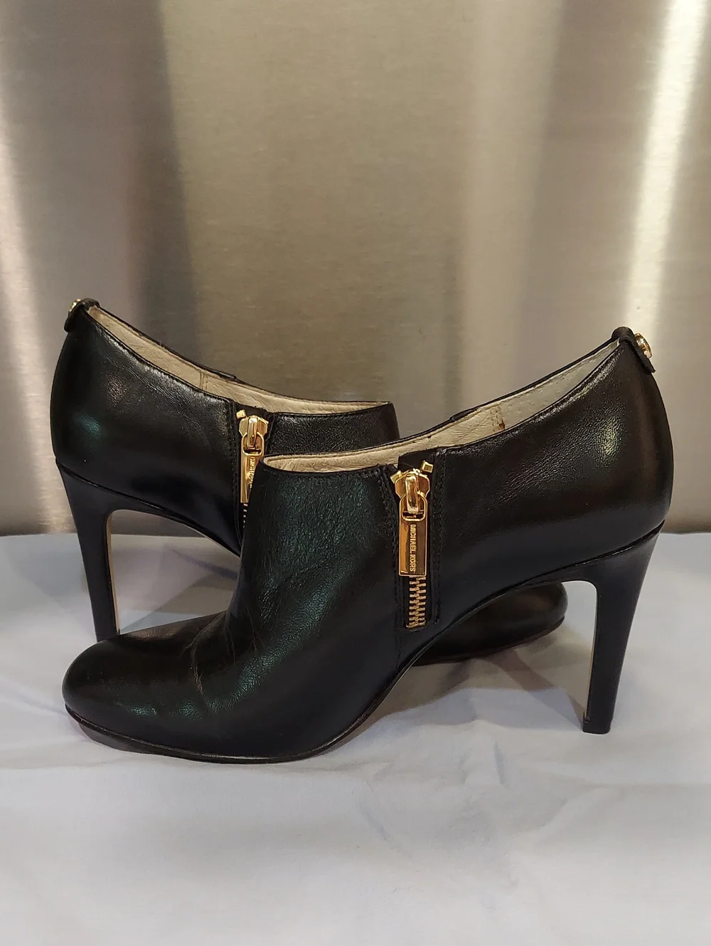 Michael Kors Black Leather High-Heel Ankle Booties w/Gold Zipper - Size 7